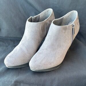 Liz Claiborne Light Gray Suede Ankle Boots